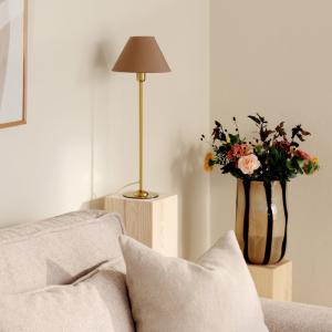 Bordslampfot Mässing Globen Lighting Iris 45cm