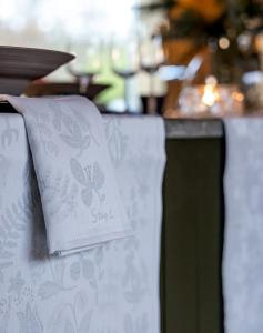 Bordslöpare Grå Ekelund Herbarium 35x120cm