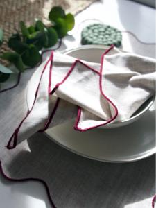 Tygservett Sabina Vinröd 45x45cm Svanefors