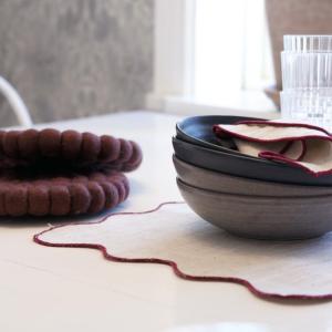 Bordstablett Sabina Vinröd 35x45cm Svanefors