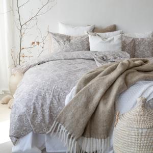 Påslakanset Blommigt Blackberry Brun 150x210cm Borganäs Of Sweden