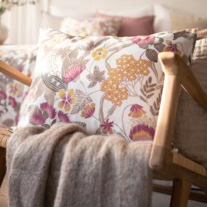 Påslakanset Blommigt Blombacken Rosa 150x210cm Borganäs Of Sweden