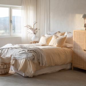 Randigt Påslakanset Thelma Gul 150x210cm Borganäs Of Sweden