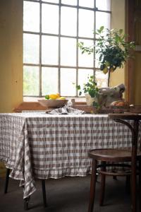 Bordsduk Rutig Brun Fondaco Lisa 140x250cm