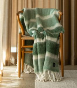 Kosta Linnewäfveri Rand Ullpläd Grön 130x170cm