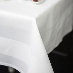 Bordsduk Delight Vit 100x100cm Fritz Magnus