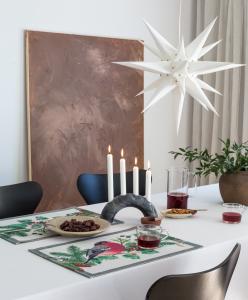 Bordstablett Grön Ekelund Domherre 35x48cm