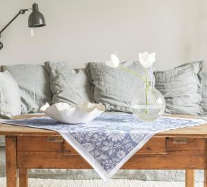 Ekelund Flytande Blå Bordsduk Blå 75x75cm