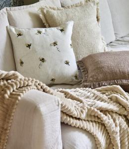 Fleecepläd Baloo Sand 130x170cm Nina Royal