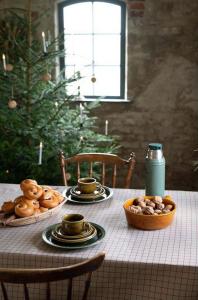 Fondaco Dora Bordsduk Lin/Röd 145x250cm