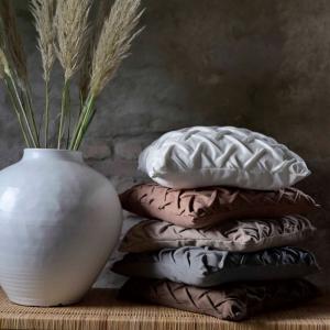 Kuddfodral Nougat 50x50cm Fondaco Havanna