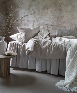 Fondaco Louise Sängkappa Lin 120x200x55cm