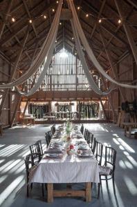 Fondaco Svea Bordsduk Sand 140x300cm