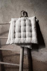 Stolsdyna Randig Svea Beige 38x38cm Fondaco