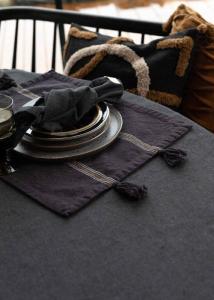 Kuddfodral Svart 48x48cm Fondaco Troy