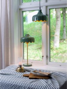 Bordslampa Wells Mossgrön 50cm PR Home