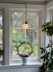 Fönsterlampa Silvia Glas Vit/Svart 14cm Aneta Lighting