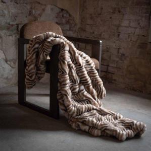 Fuskpälspläd Fondaco Zander Brun 120x150cm
