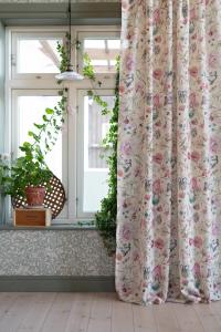 Gardin Blommig Alma Gul 135x250cm 2-Pack Fondaco