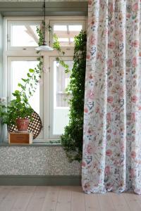 Gardin Blommig Alma Ljusblå 135x250cm 2-Pack Fondaco