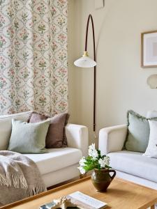 Gardin Blommig Redlunds Mary Multi 140x250cm 2-Pack