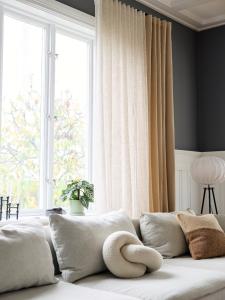 Gardin Gina Beige 2-pack 140x280cm Svanefors