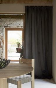 Gardin Svart Boel & Jan 2-Pack Frej 140x300cm