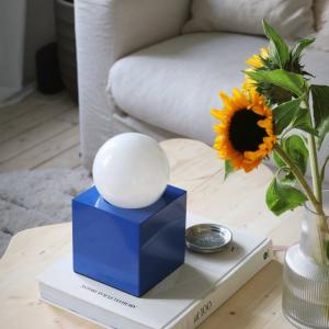 Bordslampa Blå Globen Lighting Bob 14cm