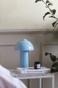 Portabel Bordslampa Buddy Ljusblå  IP44 25cm Globen Lighting