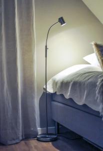 Golvlampa Hugin Stål 135cm Aneta Lighting