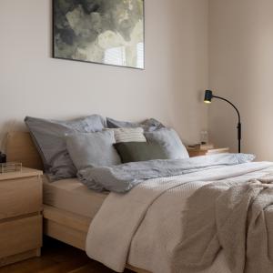 Golvlampa Hugin Svart 135cm Aneta Lighting