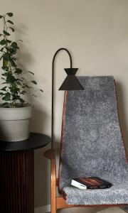 Golvlampa Svart Aneta Lighting Coni 143cm