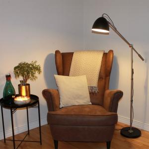 Golvlampa Svart Oriva Montreal 140cm