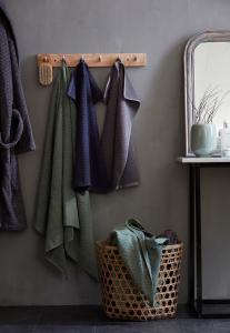 Handduk Diamond Marinblå 50x70cm Nina Royal