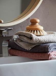 Handduk Diamond Mörkgrå 50x70cm Nina Royal