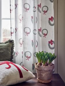 Julgardin Redlunds Noella Vit 140x250cm 2-Pack