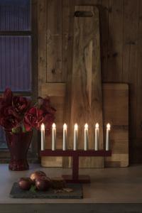 Konstsmide Adventsljusstake Trä Röd 7L 27cm