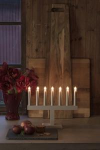 Konstsmide Adventsljusstake Trä Vit 7L 27cm