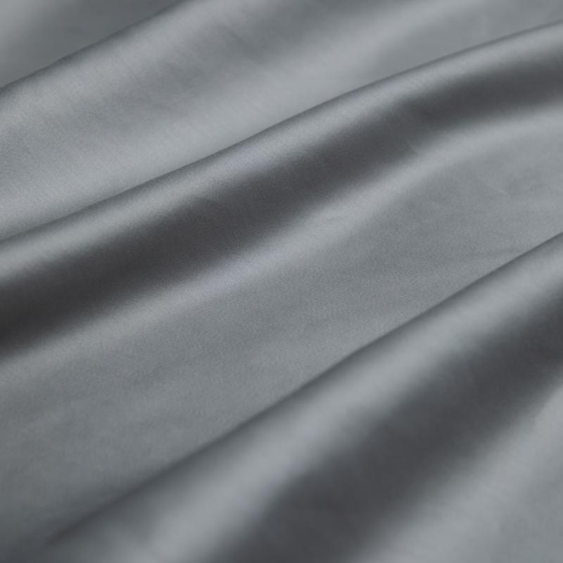 Kosta Linnewäfveri Dra-På-Lakan Satin 120x200cm Ljusgrå at lavanille