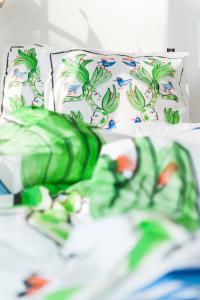 Satin Påslakanset Vit Kosta Linnewäfveri Fågelsång 150x210cm