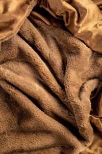 Kosta Linnewäfveri Nordby Fuskpälspläd Nougat 130x170cm