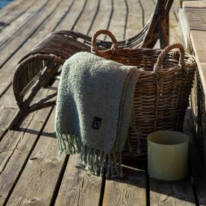 Kosta Linnewäfveri Sjövallen Pläd 130x170cm Grön