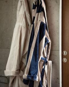 Kosta Linnewäfveri Velour Morgonrock Marin/Sand S/M