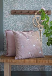 Kuddfodral Fondaco Svan Rosa 48x48cm