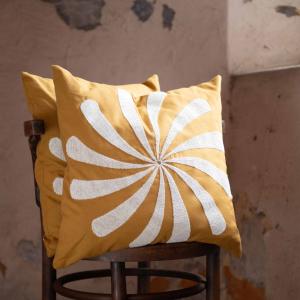 Kuddfodral Gul Fondaco Spin 48x48cm