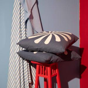 Kuddfodral Marinblå Fondaco Spin 48x48cm