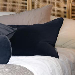 Kuddfodral Sammet Avlång Estelle 35x80cm Mörkblå Svanefors