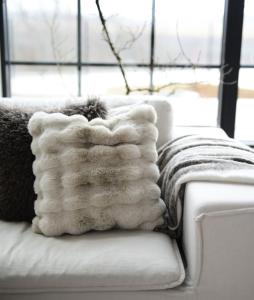 Kuddfodral Fuskpäls Sand 48x48cm Fondaco Matteo