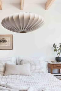 Taklampa Ellipse Bomull Sand Watt & Veke 65cm