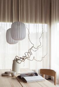 Taklampa Prisma Linne Vit Watt & Veke 25cm